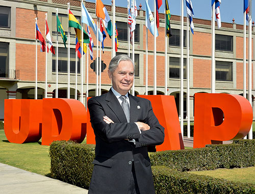 Rector: Dr. Luis Ernesto Derbez - Graduación 81 - UDLAP