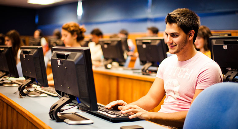 Imagenenes slider de cada licenciatura