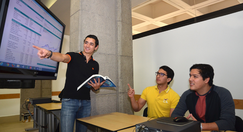 Imagenenes slider de cada licenciatura