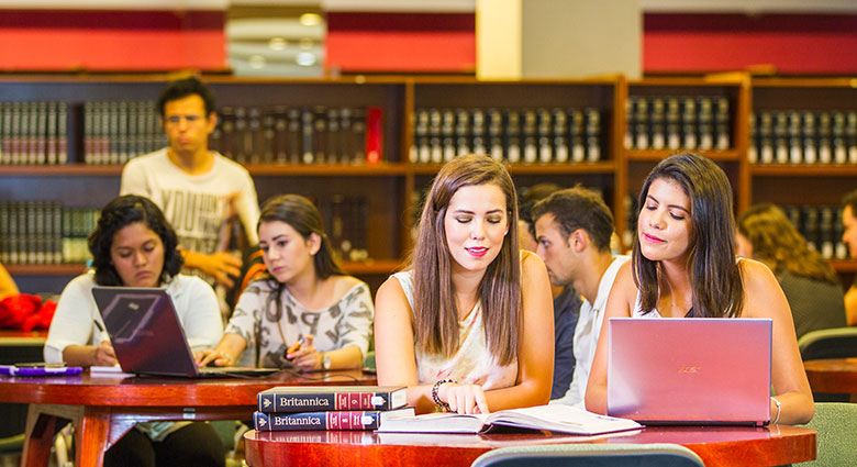 Imagenenes slider de cada licenciatura