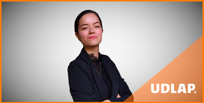 ALEJANDRA CONCHA IPARRA, EGRESADA DE LA LICENCIATURA EN ENFERMERÍA, GENERACIÓN 2021. 