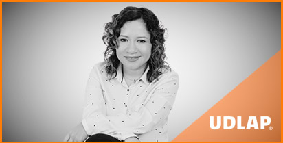 FÁTIMA LÓPEZ FERNÁNDEZ, EGRESADA DE LA LICENCIATURA EN FÍSICA, GENERACIÓN 1999. 