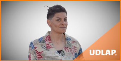 PERLA DE LOS ÁNGELES REYES MONTELONGO, EGRESADA DE LA LICENCIATURA EN ARTES PLÁSTICAS, GENERACIÓN 2006. 