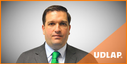 SANTIAGO CREUHERAS DÍAZ, EGRESADO DE LA LICENCIATURA EN ECONOMÍA, GENERACIÓN 1998. 